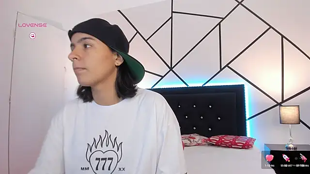 Liiam smith  online show from March 2025 12:12:01 PM