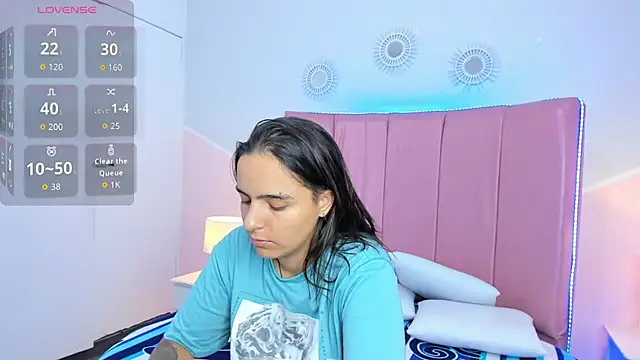 Liiam smith  online show from November 2025 01:25:02 PM