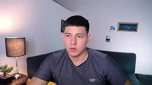 JamesCr  online show from February 2026 01:35:02 AM