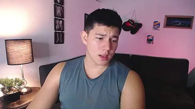 JamesCr  online show from February 2026 12:42:02 AM