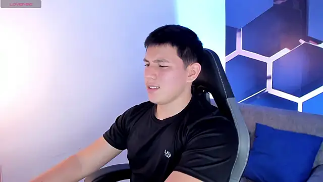 JamesCr  online show from March 2026 03:34:02 AM