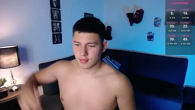 JamesCr  online show from April 2026 11:10:02 PM