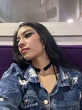 Snapshot of TayylorSexx chatting on February 2025 07:40:01 AM TayylorSexx online show from February 2025 07:40:01 AM