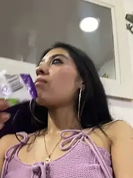 Snapshot of TayylorSexx chatting on February 2025 07:23:02 AM TayylorSexx online show from February 2025 07:23:02 AM