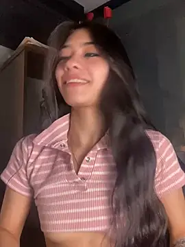 Snapshot of TayylorSexx chatting on February 2025 05:04:02 AM TayylorSexx online show from February 2025 05:04:02 AM