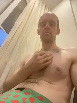 LynnAhNight online show from September 2025 02:55:01 AM