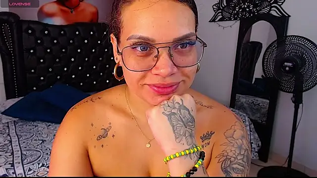 Taliana36 online show from October 2025 12:23:01 PM