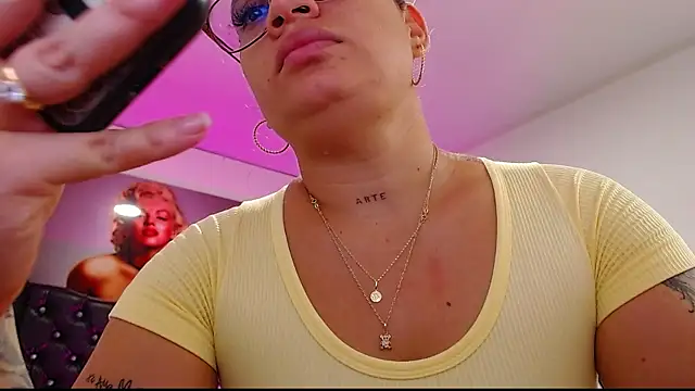 Taliana36 online show from November 2025 01:47:02 PM