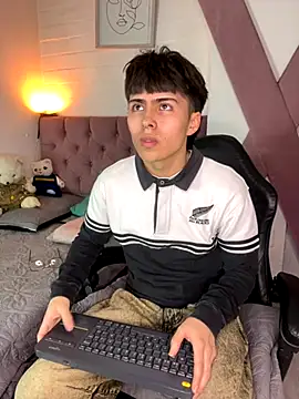 PepperTwink online show from November 2025 04:51:02 PM