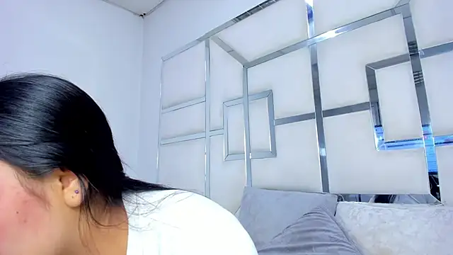 ZoeWan69 online show from October 2025 12:01:02 PM