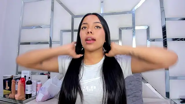 ZoeWan69 online show from November 2025 12:04:01 PM