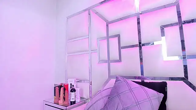 ZoeWan69 online show from February 2026 01:31:02 PM