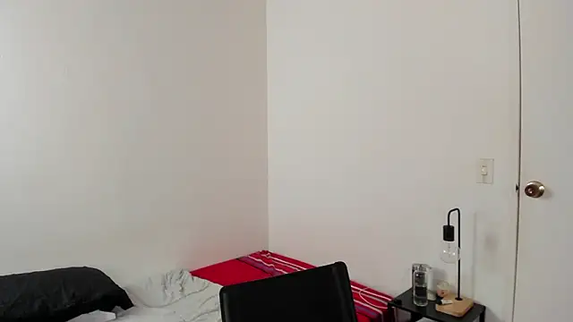 Snapshot of Mazikeen__18 chatting on February 2026 01:18:01 PM Mazikeen 18 online show from February 2026 01:18:01 PM