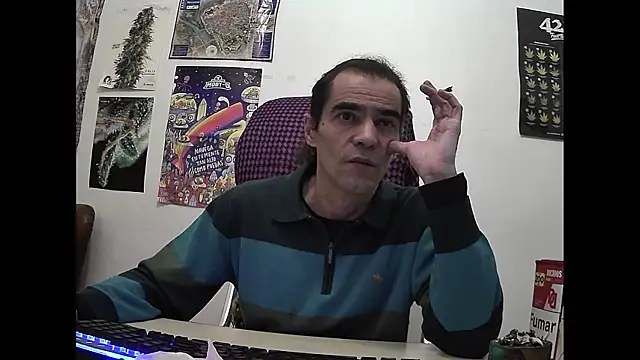 ReyDeBotones online show from April 2026 09:48:02 PM