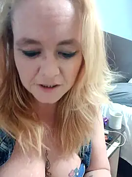 Snapshot of CutiepieMandii143 chatting on February 2025 07:36:01 PM CutiepieMandii143 online show from February 2025 07:36:01 PM