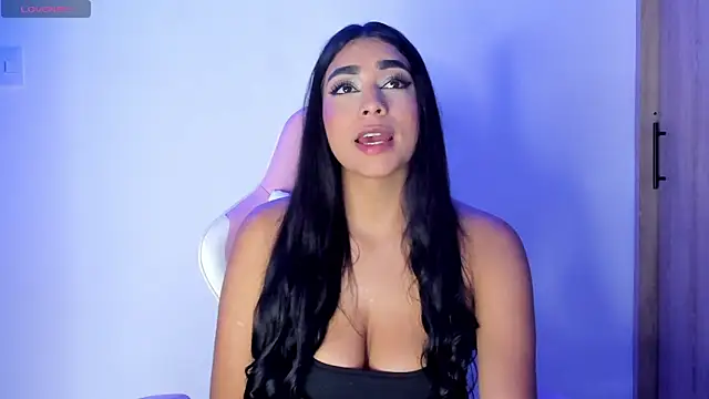 Snapshot of Bella_ricci_ chatting on February 2025 03:15:02 PM Bella ricci  online show from February 2025 03:15:02 PM