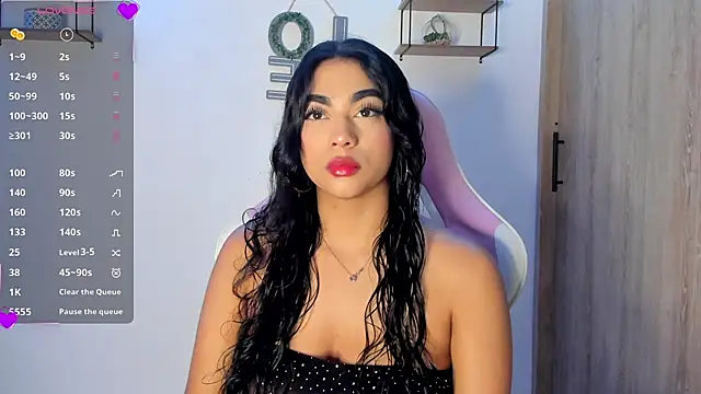 Snapshot of Bella_ricci_ chatting on October 2025 03:09:02 PM Bella ricci  online show from October 2025 03:09:02 PM