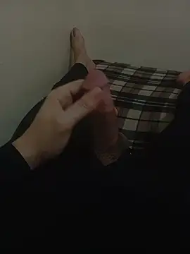 Snapshot of DeratedP chatting on November 2025 08:27:02 AM DeratedP online show from November 2025 08:27:02 AM