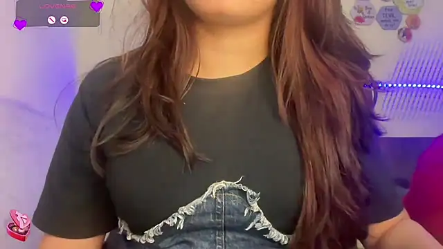 Snapshot of EZ_shuvani chatting on September 2025 06:13:02 PM EZ shuvani online show from September 2025 06:13:02 PM