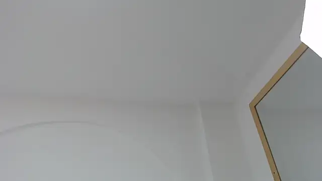 Snapshot of Your_Lady_Milf chatting on February 2025 12:54:01 PM Your Lady Milf online show from February 2025 12:54:01 PM