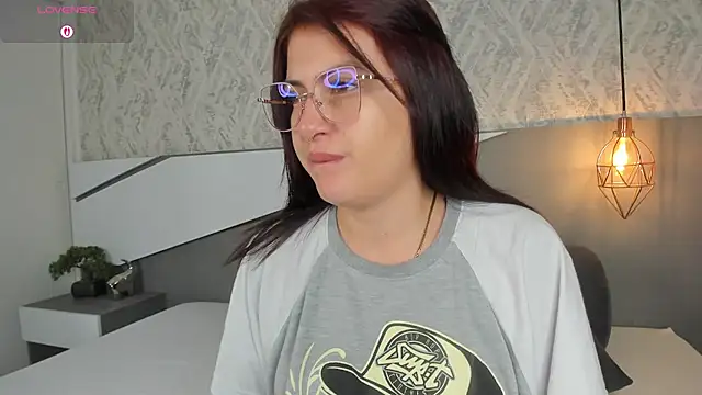 Snapshot of Miile_Evans chatting on March 2025 01:35:02 PM Miile Evans online show from March 2025 01:35:02 PM