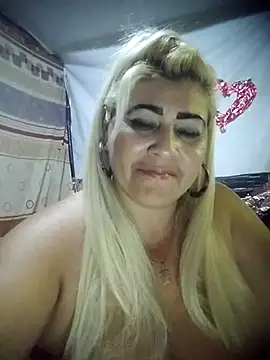 Snapshot of BonniAdams chatting on February 2025 04:14:02 AM BonniAdams online show from February 2025 04:14:02 AM