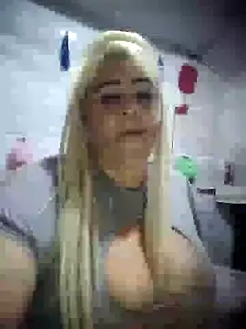 Snapshot of BonniAdams chatting on March 2025 03:42:01 AM BonniAdams online show from March 2025 03:42:01 AM