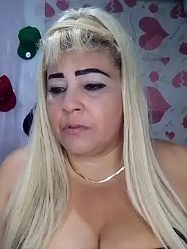 Snapshot of BonniAdams chatting on October 2025 06:09:01 PM BonniAdams online show from October 2025 06:09:01 PM