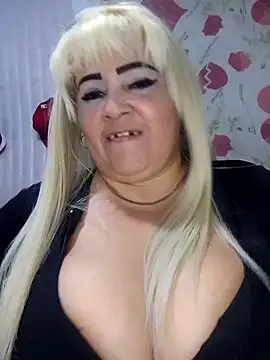 Snapshot of BonniAdams chatting on November 2025 02:25:01 AM BonniAdams online show from November 2025 02:25:01 AM