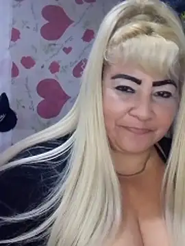 Snapshot of BonniAdams chatting on November 2025 02:10:02 AM BonniAdams online show from November 2025 02:10:02 AM