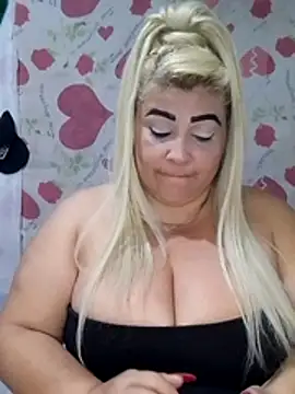 Snapshot of BonniAdams chatting on November 2025 02:13:01 AM BonniAdams online show from November 2025 02:13:01 AM