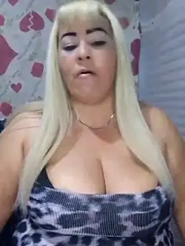 Snapshot of BonniAdams chatting on November 2025 12:47:01 AM BonniAdams online show from November 2025 12:47:01 AM