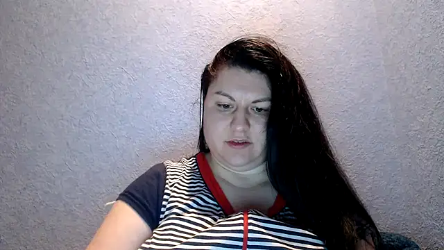 KiraSwee online show from November 2025 07:16:02 PM