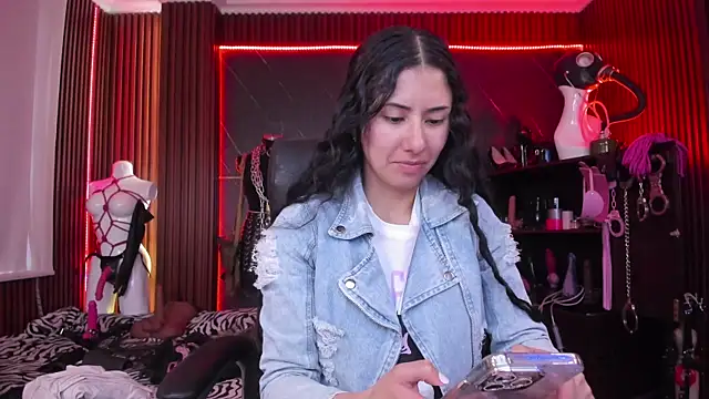 XiaQueen online show from November 2025 08:22:02 PM