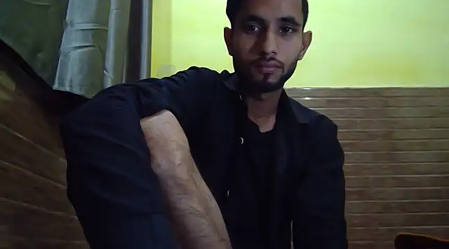 Snapshot of Queen_Couple chatting on February 2025 07:48:01 AM Queen Couple online show from February 2025 07:48:01 AM