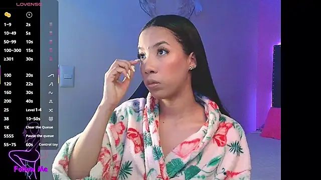 SallyWhitee online show from September 2025 05:12:01 AM