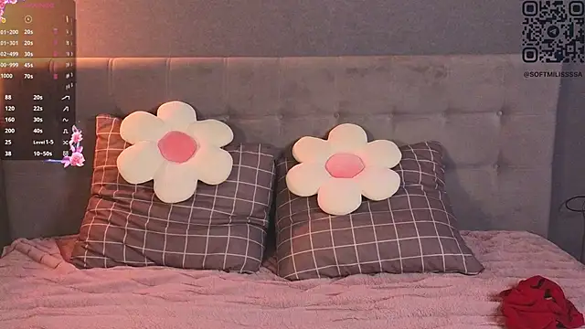 Snapshot of soft_babe chatting on December 2025 10:05:01 PM soft babe online show from December 2025 10:05:01 PM