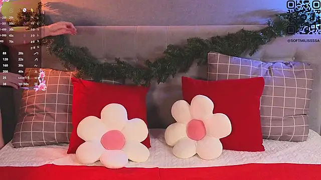 Snapshot of soft_babe chatting on December 2025 09:33:01 PM soft babe online show from December 2025 09:33:01 PM