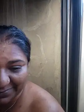 Snapshot of SophieStarShine chatting on October 2025 03:42:01 PM SophieStarShine online show from October 2025 03:42:01 PM