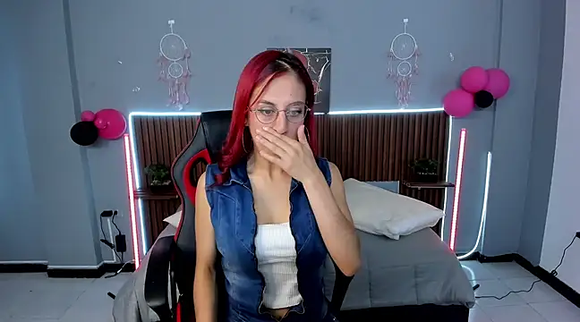 Alektra bryce online show from February 2025 07:52:01 PM