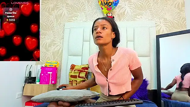 dafnnelewis online show from April 2026 11:25:01 AM