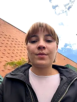 Maggie Geller online show from December 2025 06:38:01 PM