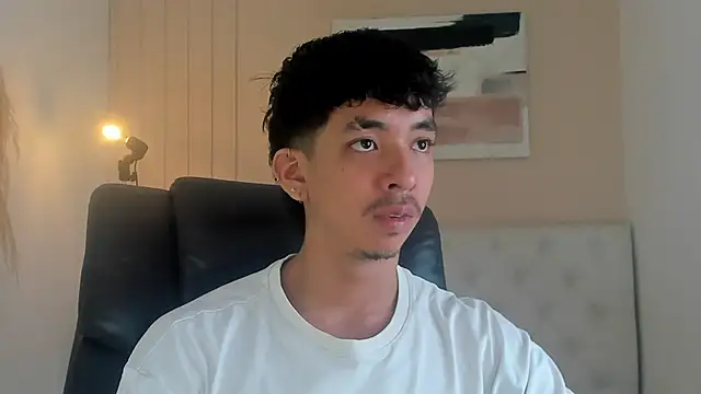 ISAAC CRYSTON online show from November 2025 08:42:02 PM