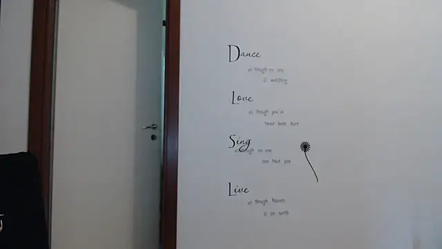 Snapshot of Eva_Eldis chatting on October 2025 03:31:01 PM Eva Eldis online show from October 2025 03:31:01 PM