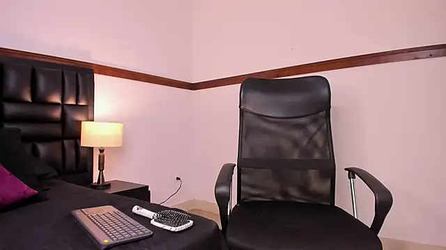 Manu bauer online show from March 2025 04:33:02 PM