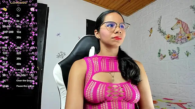 alisson hoffman05 online show from March 2026 07:40:01 PM