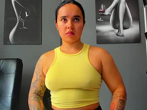 karlyjons12 online show from November 2025 02:42:01 PM