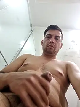 reyarturs13 online show from March 2025 03:40:01 PM