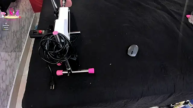 IVISBOUNCYASS online show from April 2026 01:16:02 PM