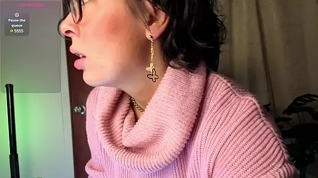 sophia dumont online show from March 2025 02:34:01 AM